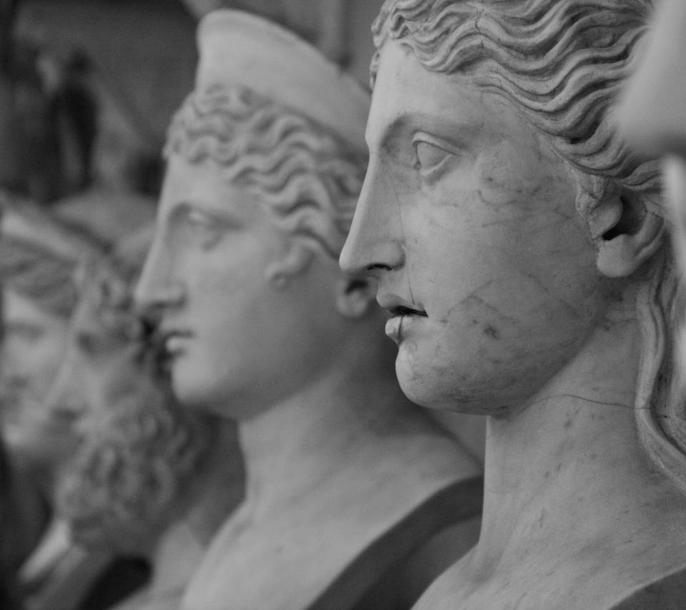 statues romaines de visages 