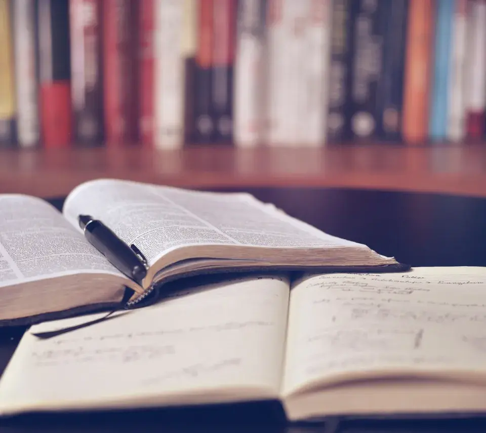 livres d'études ouverts