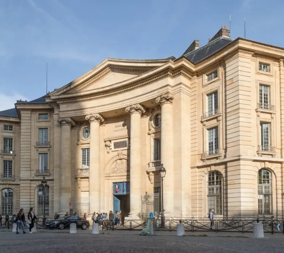 fronton de l'université