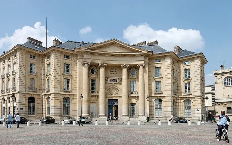 entrée de l'université paris 1 panthéon sorbonne