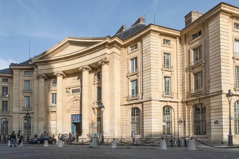 fronton de l'université