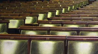 fauteils d'amphithéâtre de la sorbonne