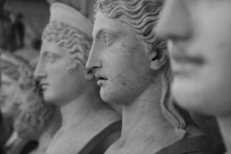 statues romaines de visages 